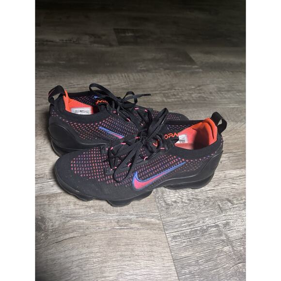 Nike Air VaporMax Flyknit 2021 Black Hyper Pink Size 9W - Picture 2 of 6
